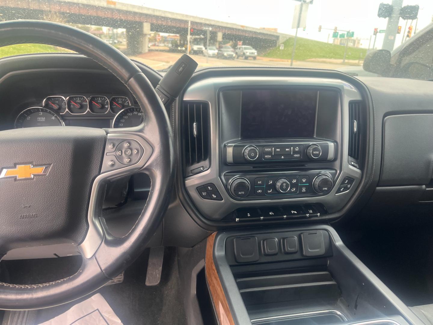 2014 BLUE CHEVROLET SILVERADO LTZ 1LZ Crew Cab 2WD (3GCPCSEC7EG) with an 5.3L V8 OHV 16V engine, 6-Speed Automatic transmission, located at 8101 E. Skelly Dr., Tulsa, OK, 74129, (918) 592-3593, 36.121891, -95.888802 - Photo#6